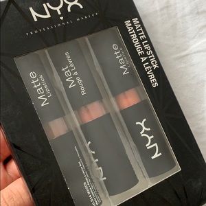NYX Makeup - NYX // 3 matte lipsticks NYX Makeup - NYX // 3 matte lipsticks